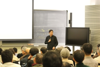 Kavli IPMU Project Professor Yasunori Nomura, who also makes an appearance in the film, introduces the film before its screening.