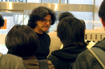 Johns Hopkins University Professor David Kaplan answers questions from participants.